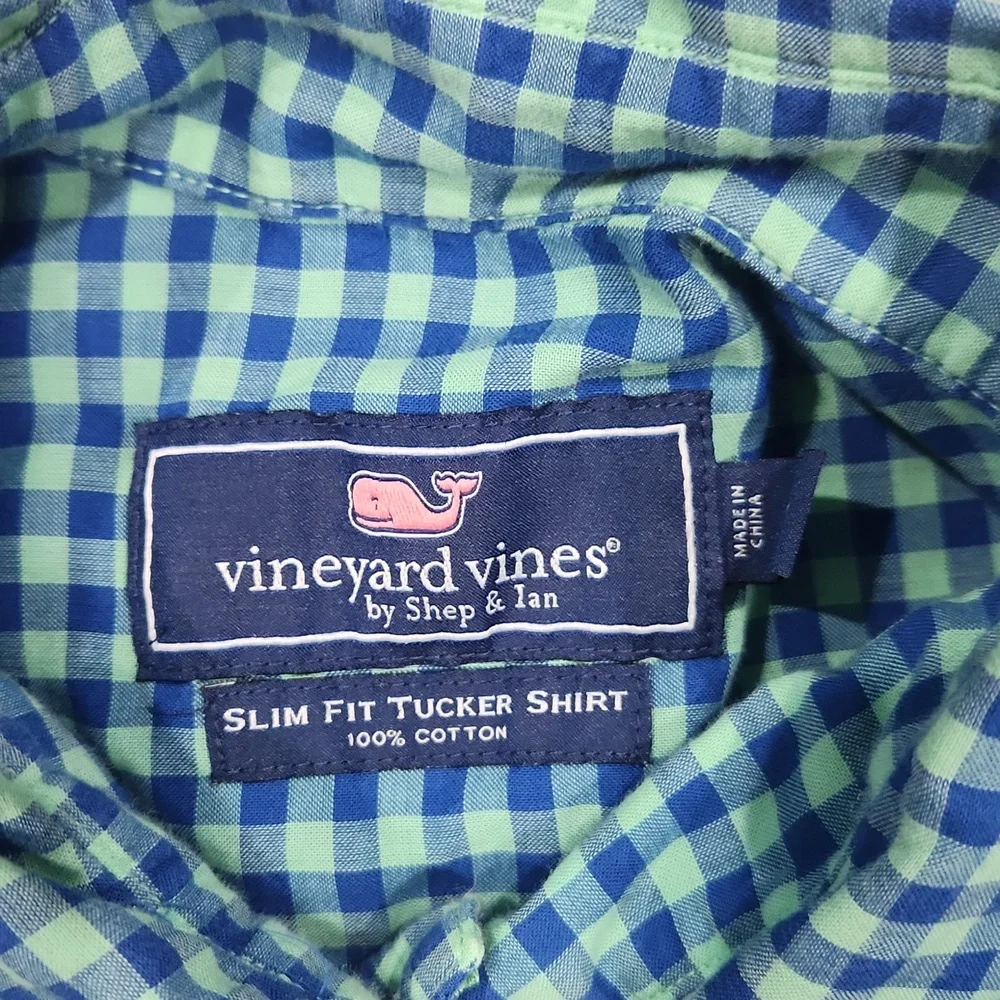 Vineyard‎ Vines buttonup shirt